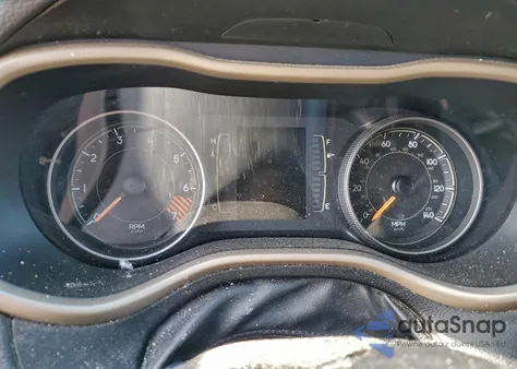 2015 Jeep Cherokee Latitude z USA, uszkodzony, nr VIN 1C4PJLCB2FW636984